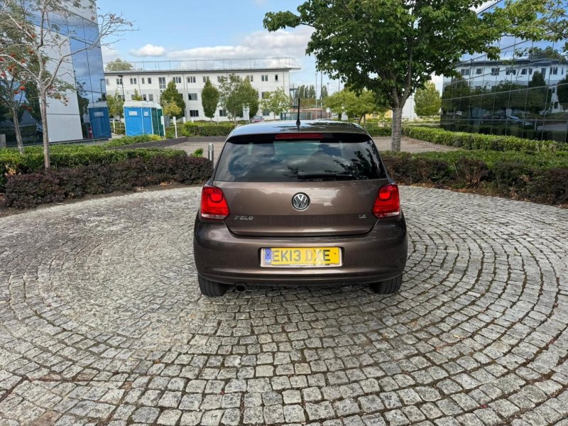 VOLKSWAGEN POLO
