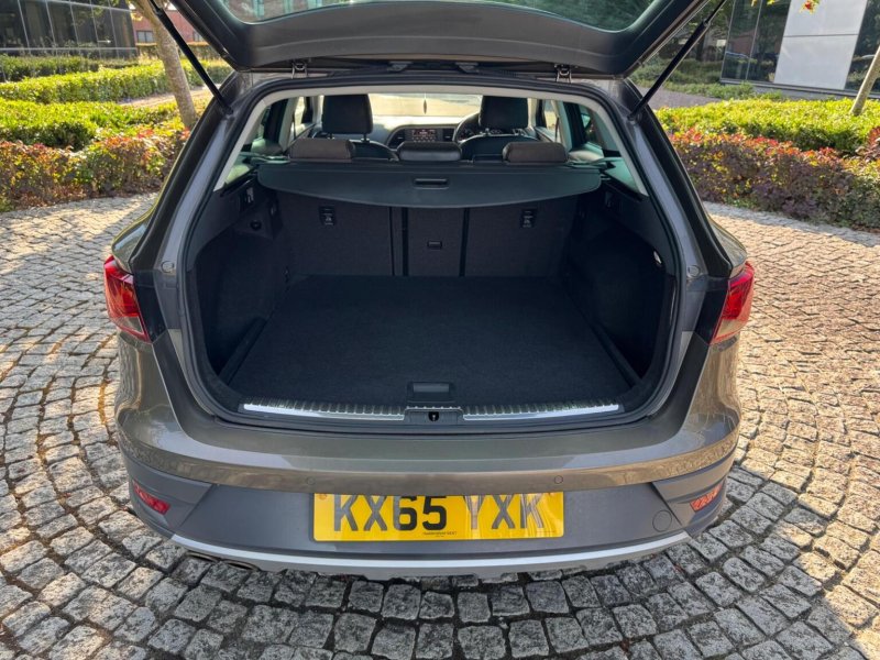 SEAT LEON