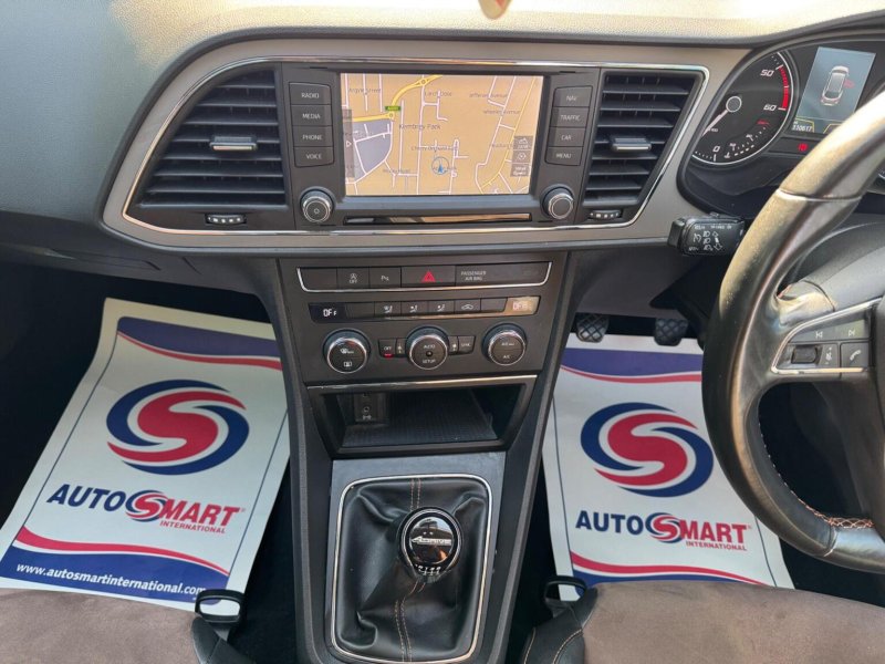 SEAT LEON