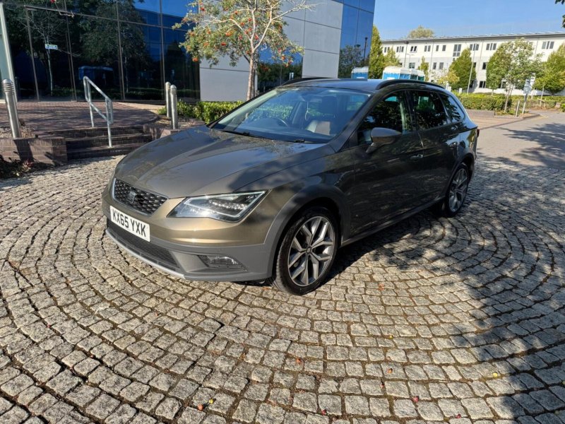 SEAT LEON