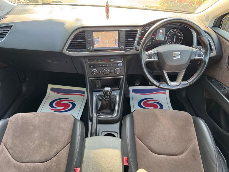SEAT LEON