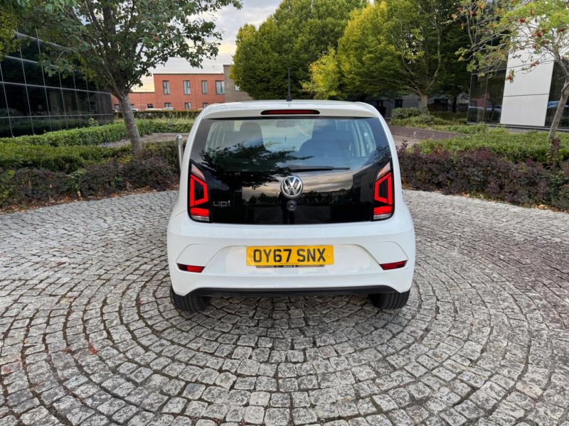 VOLKSWAGEN UP