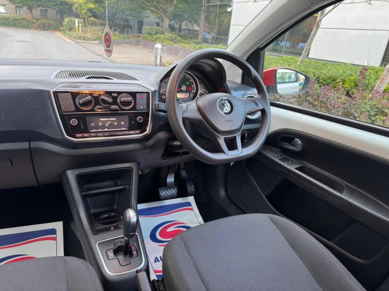 VOLKSWAGEN UP