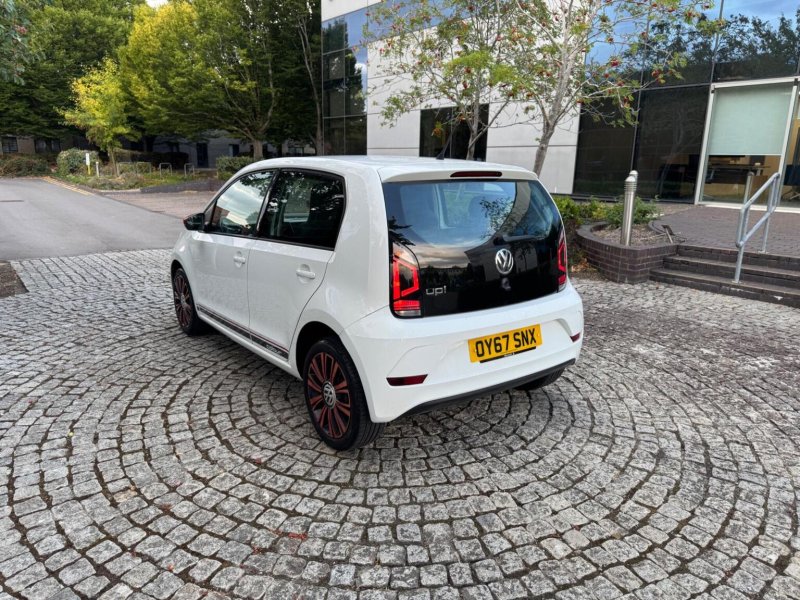 VOLKSWAGEN UP