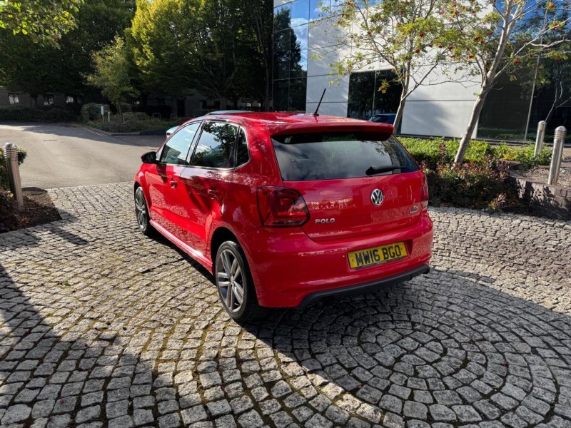 VOLKSWAGEN POLO