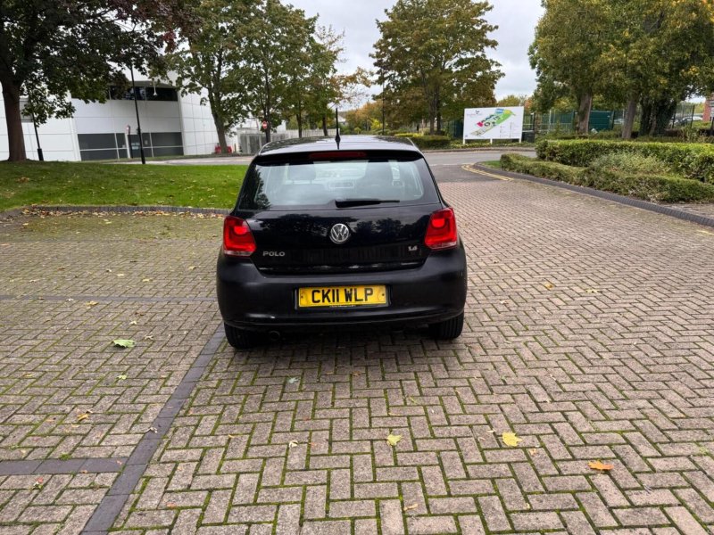VOLKSWAGEN POLO