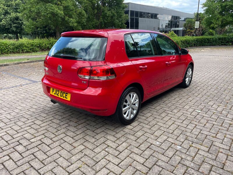 VOLKSWAGEN GOLF