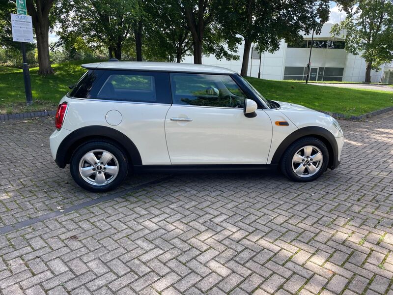 MINI HATCH