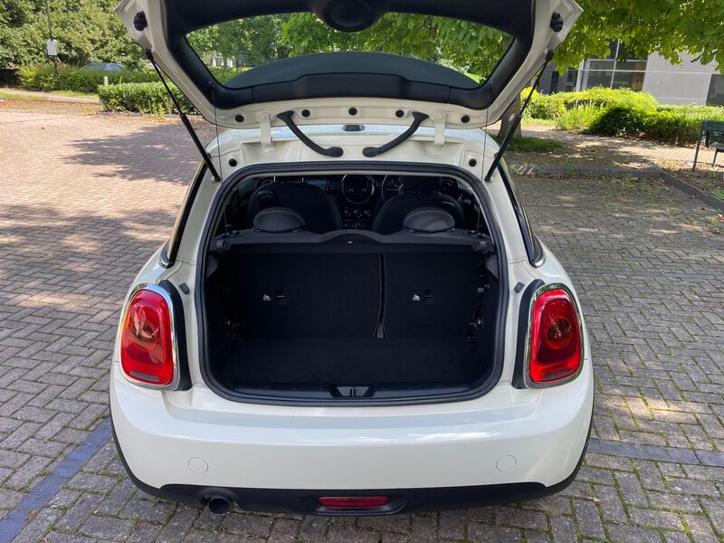 MINI HATCH
