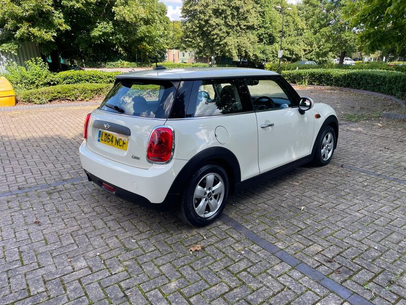MINI HATCH